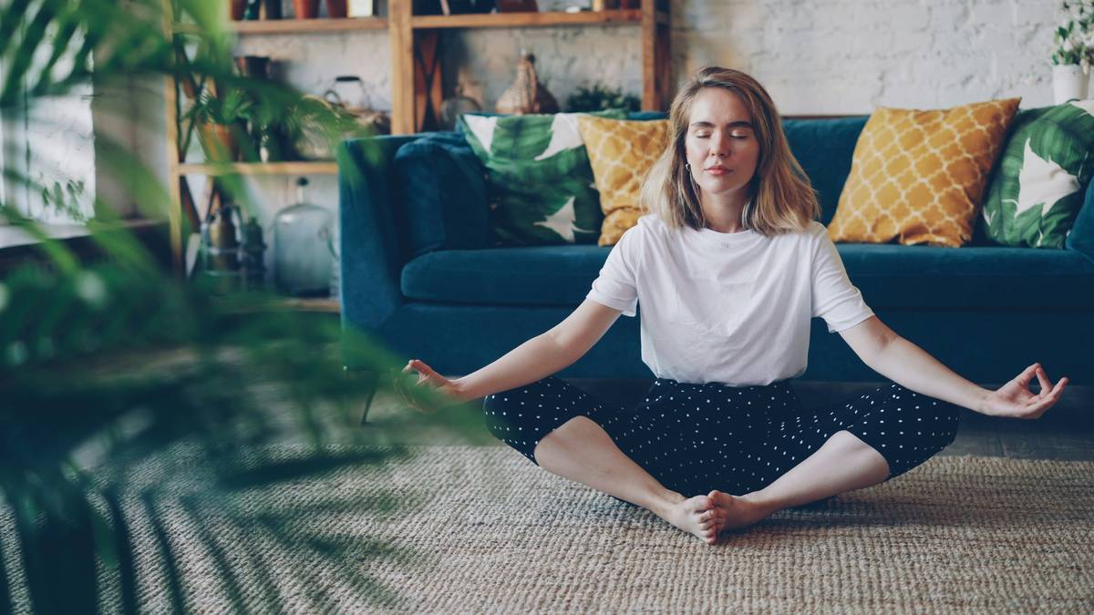 Two testimonials side-by-side from Sarah and Mark praising Buddhify.